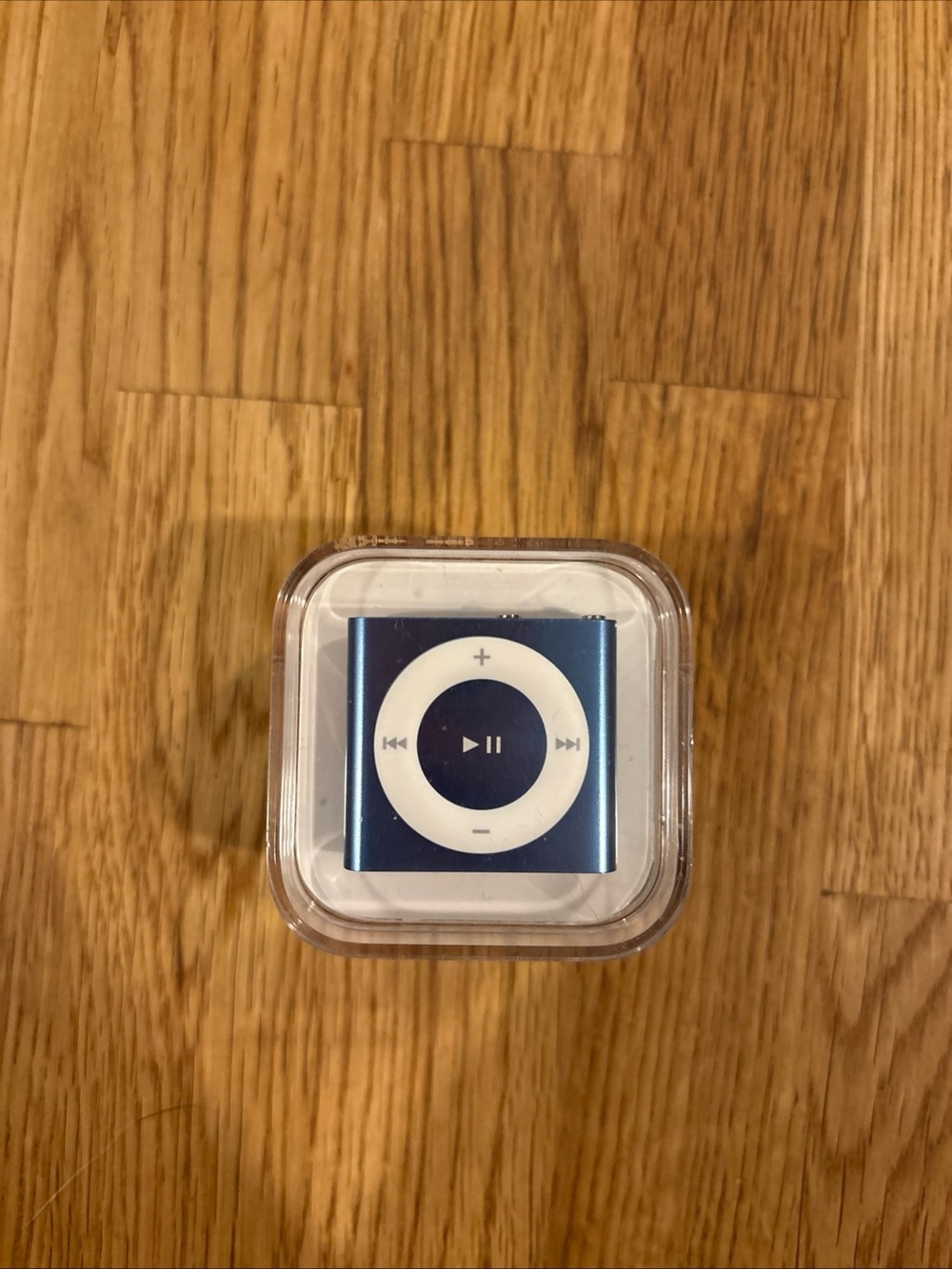 New 2010 Apple iPod Shuffle 4th Gen 2GB Blue A1373 MC751LL/A MP3 Player